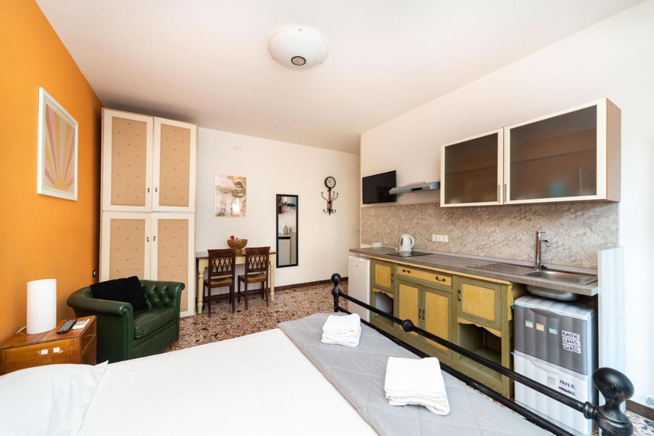Holistay Suites Venezia Mestre Buitenkant foto