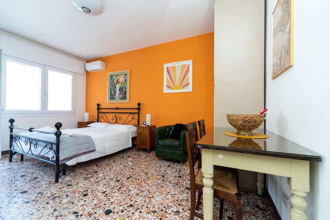 Holistay Suites Venezia Mestre Buitenkant foto