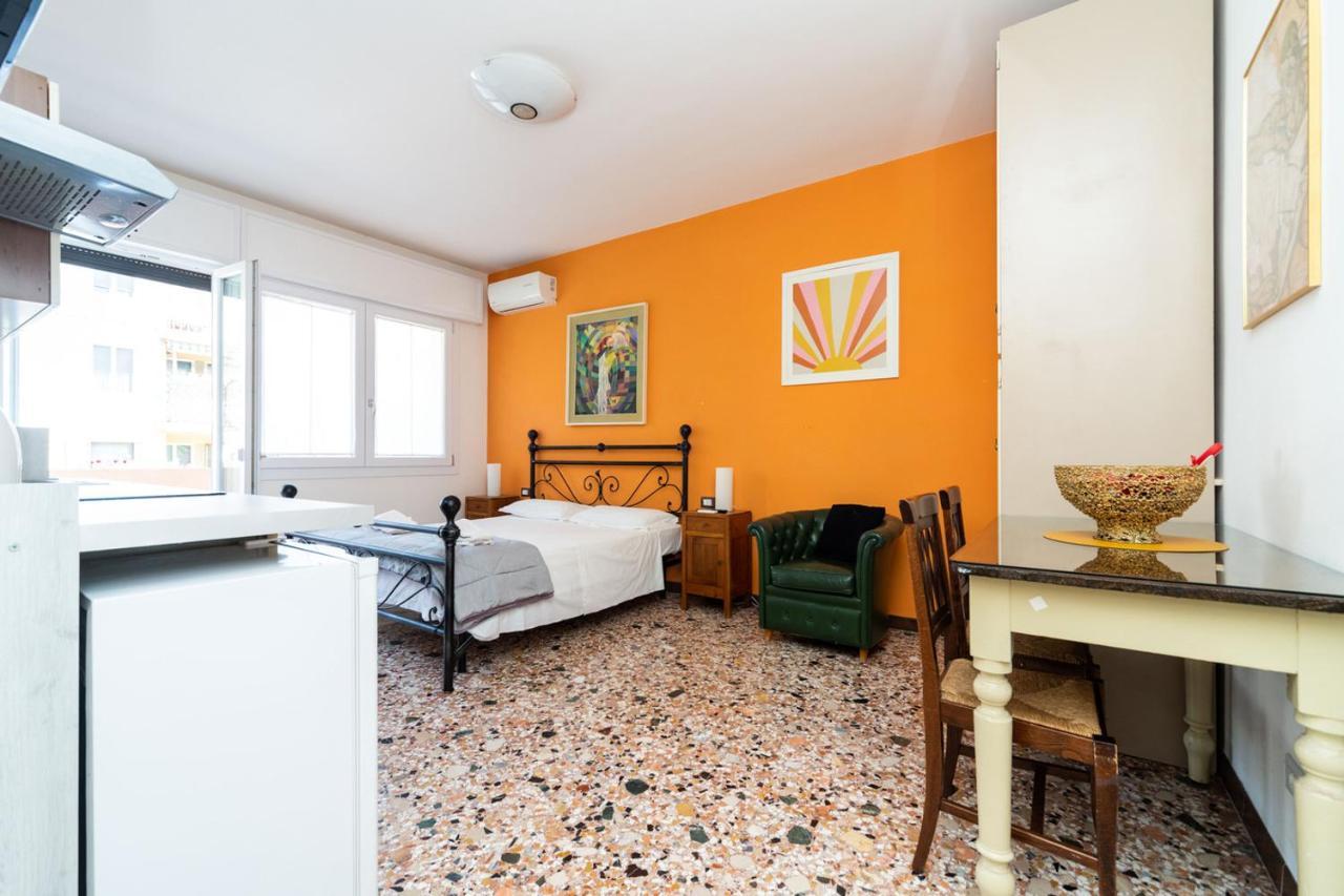 Holistay Suites Venezia Mestre Buitenkant foto