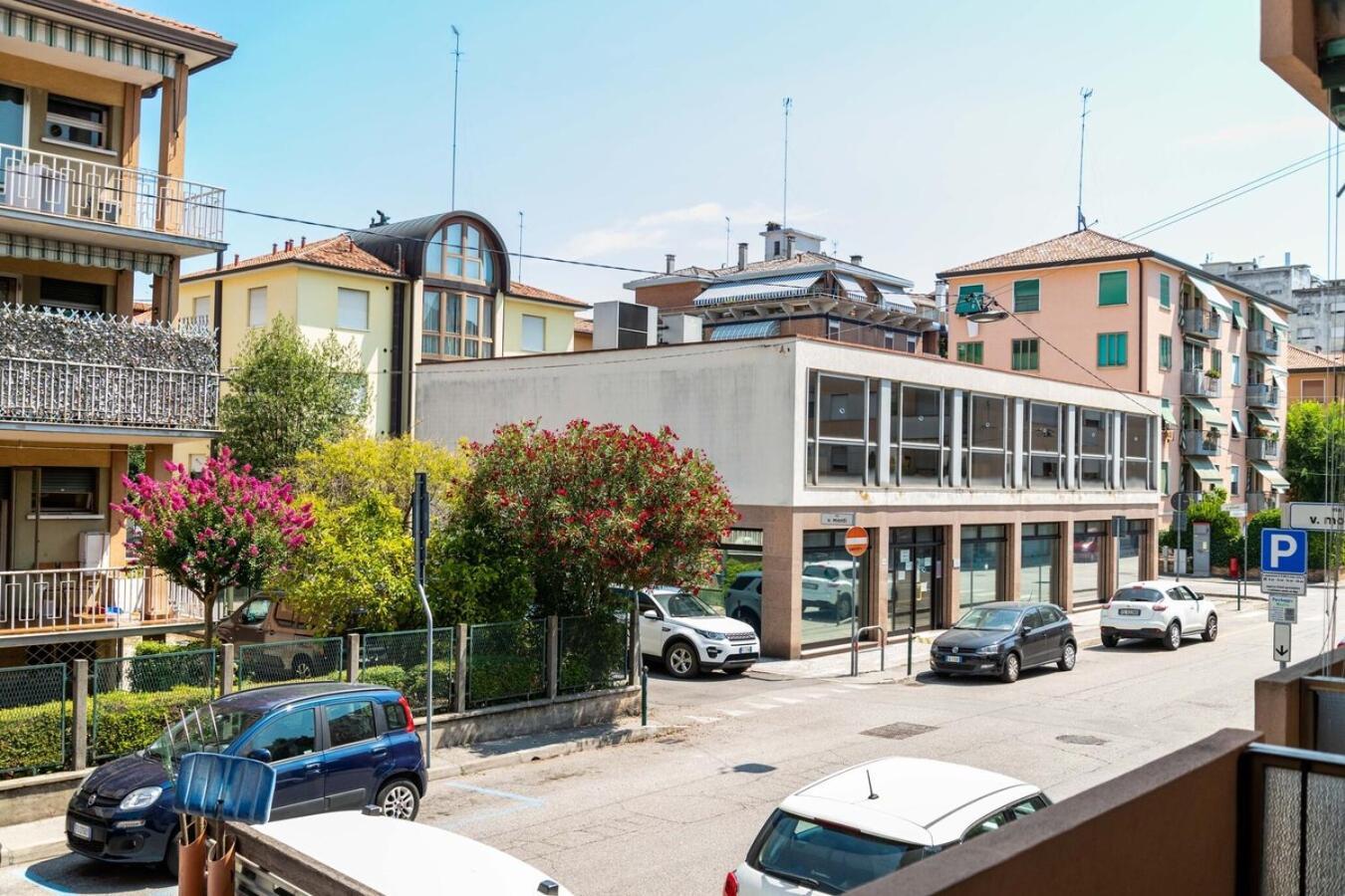 Holistay Suites Venezia Mestre Kamer foto